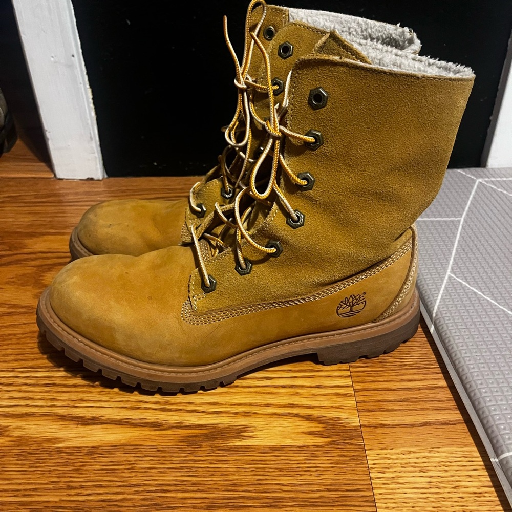 Timberland Tan Lace-Up Boots